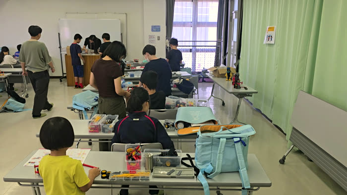 教室いっぱいに広がる授業のようす